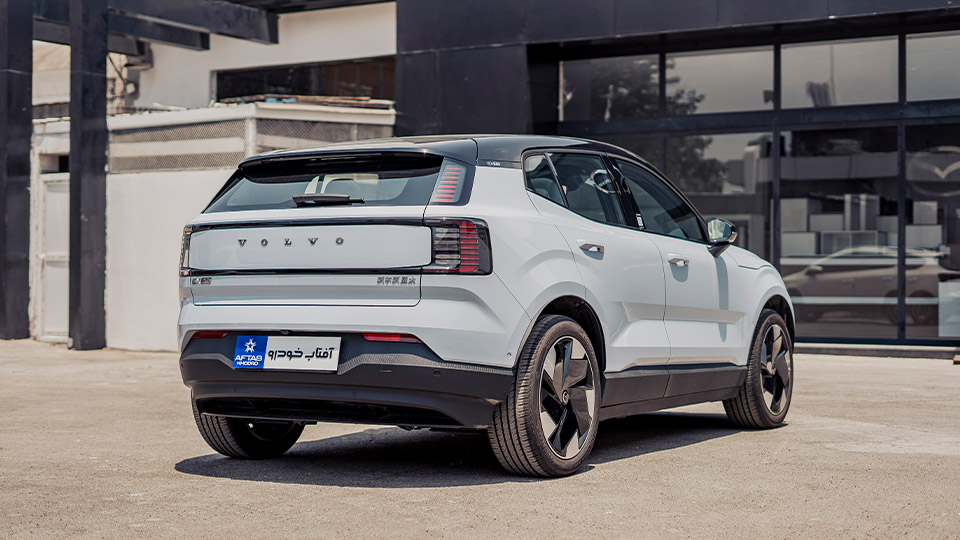 2024 ولوو EX30